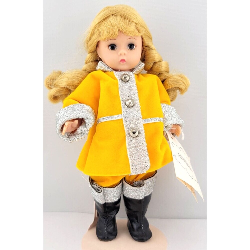 Madame Alexander 2002 34770 Ladder Co. Wendy Doll Yellow Fire Coat Black Boots